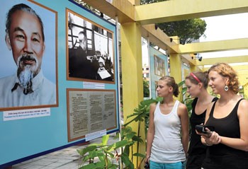 A photo exhibition of Ho Chi Minh and achievements of the countries is held at Lam Son Park in HCM City on August 27. A photo exhibition of Ho Chi Minh and achievements of the countries is held at Lam Son Park in HCM City on August 27.